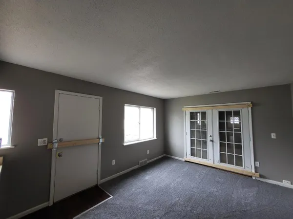 $140,000 | 20304 East Eight Mile Road, Harper Woods, MI 48225