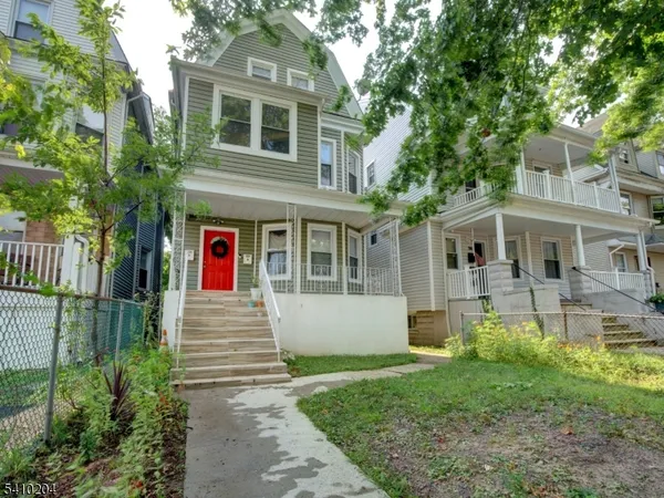 $3,900 | 52 Amherst Street, East Orange, NJ 07018