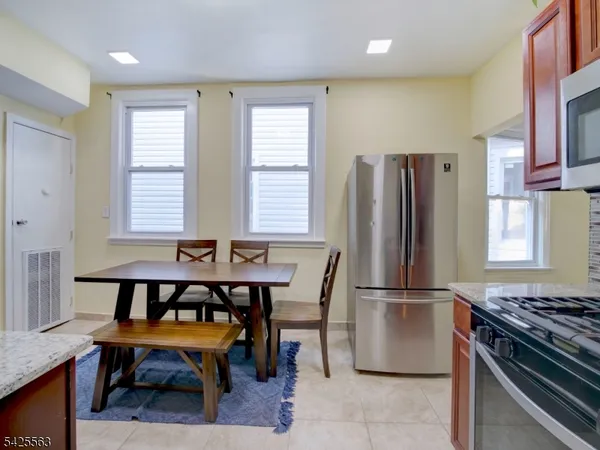 $3,900 | 52 Amherst Street, East Orange, NJ 07018