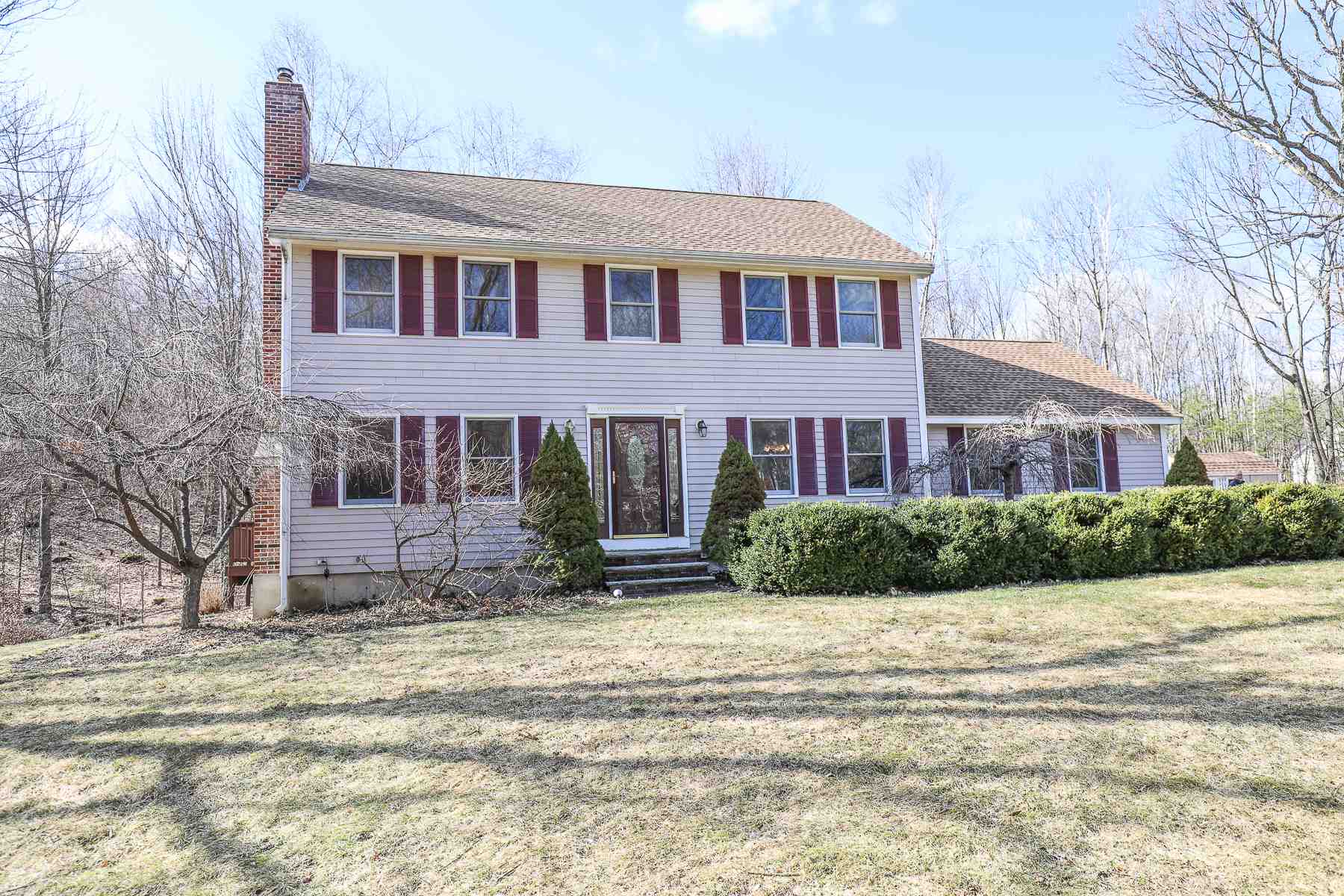 8 Ridgeview Lane New Boston, NH 03070 - Photo 1 of 5