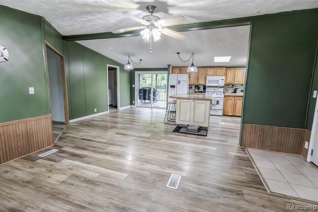 7280 North Bray Road Mount Morris, MI 48458 - Photo 5 of 39