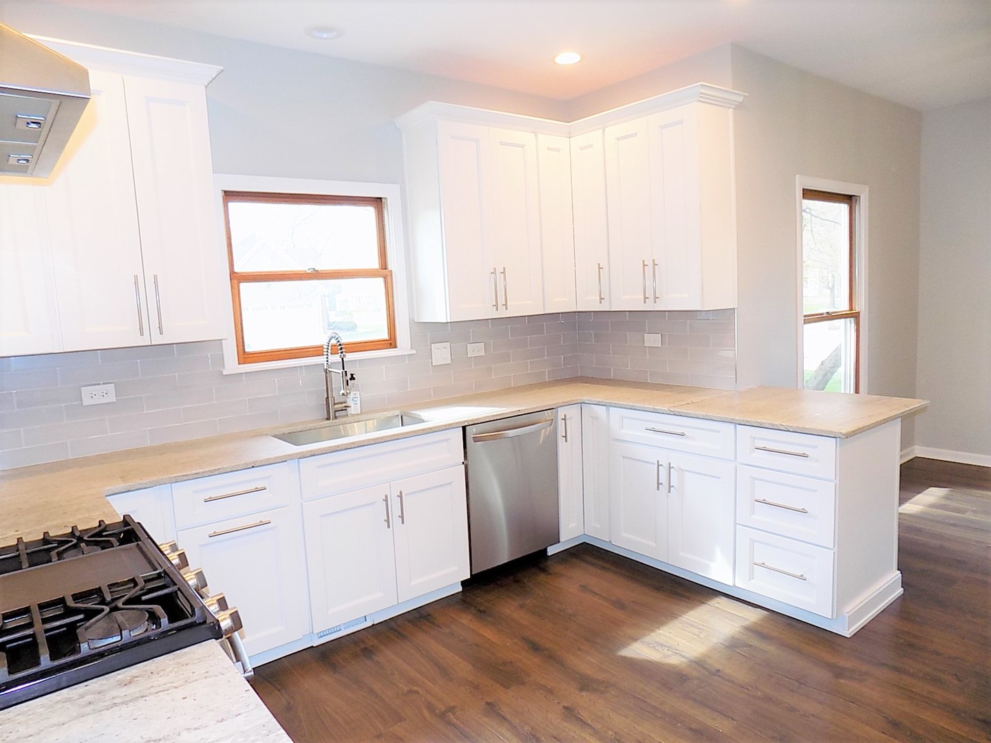 26W475 Churchill Road Winfield, IL 60190 - Photo 10 of 35 Gallery Image 10