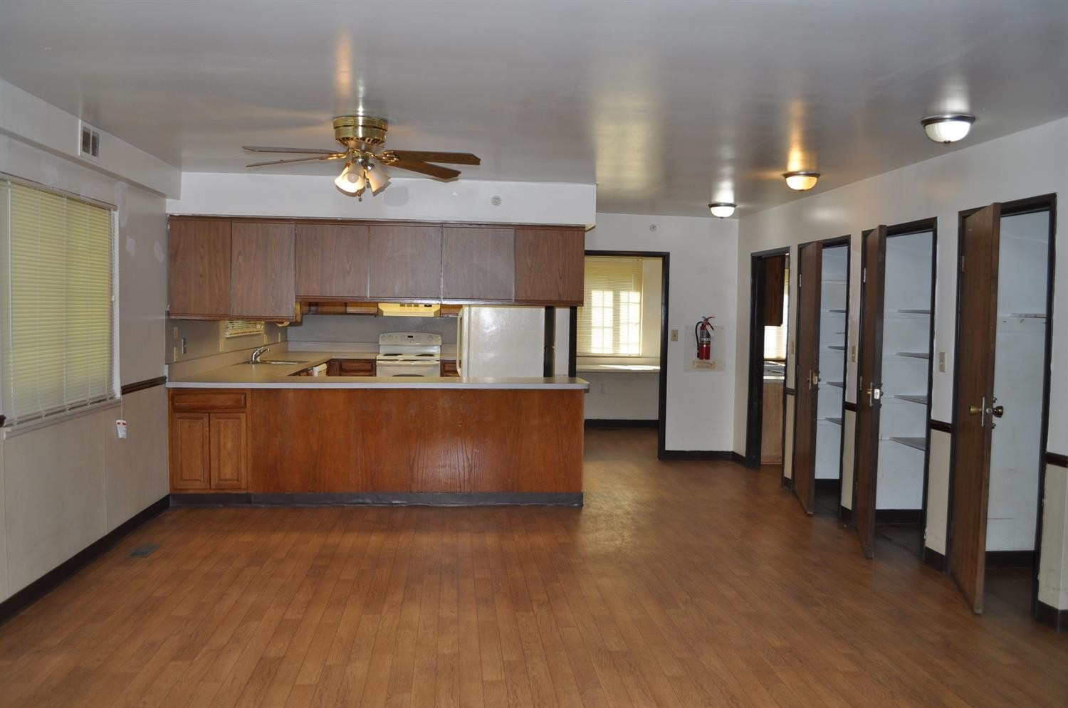 26751 Crawford Road Romulus, MI 48174 - Photo 3 of 20 Photo 3