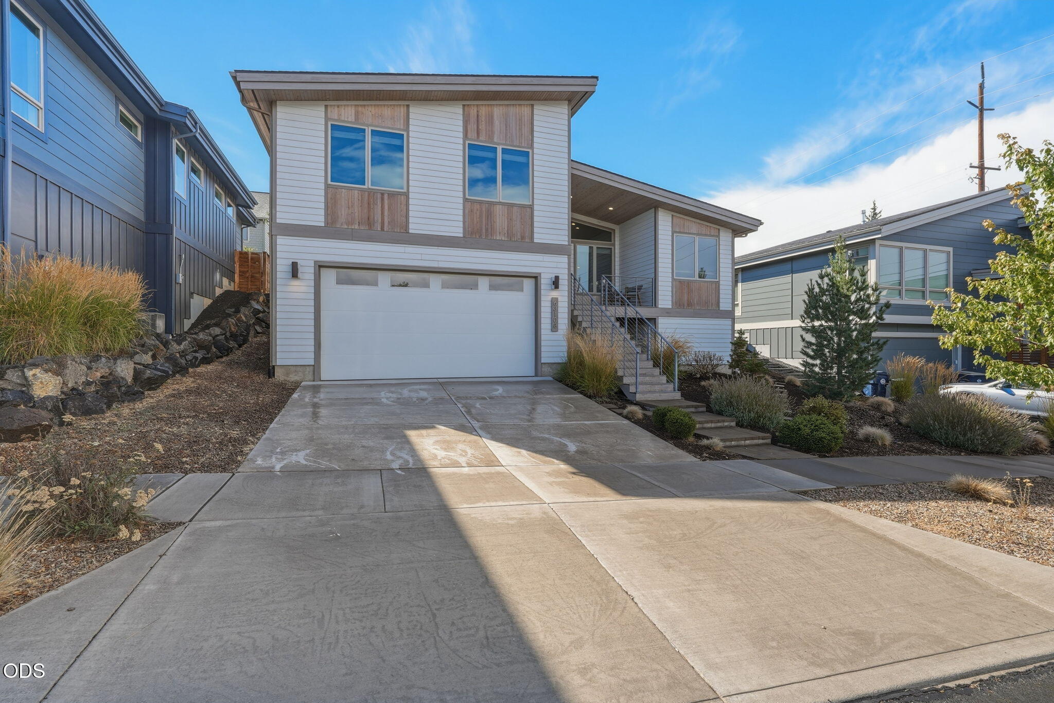 63108 Iner Loop Bend, OR 97701 - Photo 2 of 56 Gallery Image 2