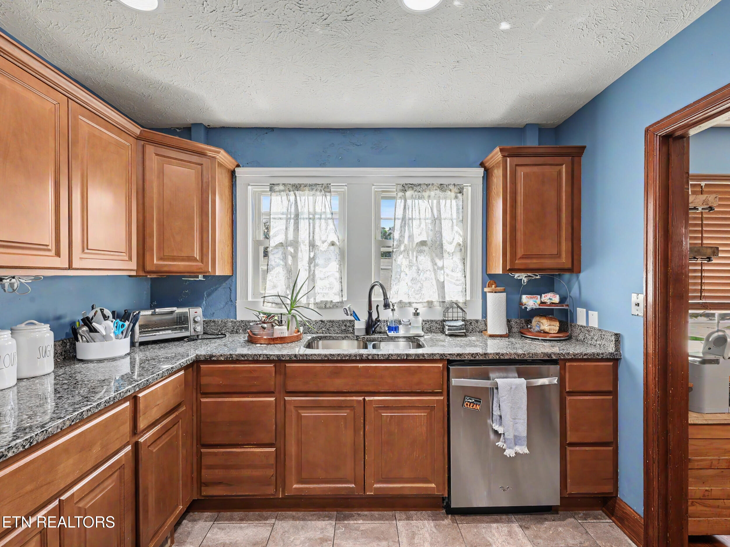 860 Gilbert Street Alcoa, TN 37701 - Photo 12 of 41 11_img_6505