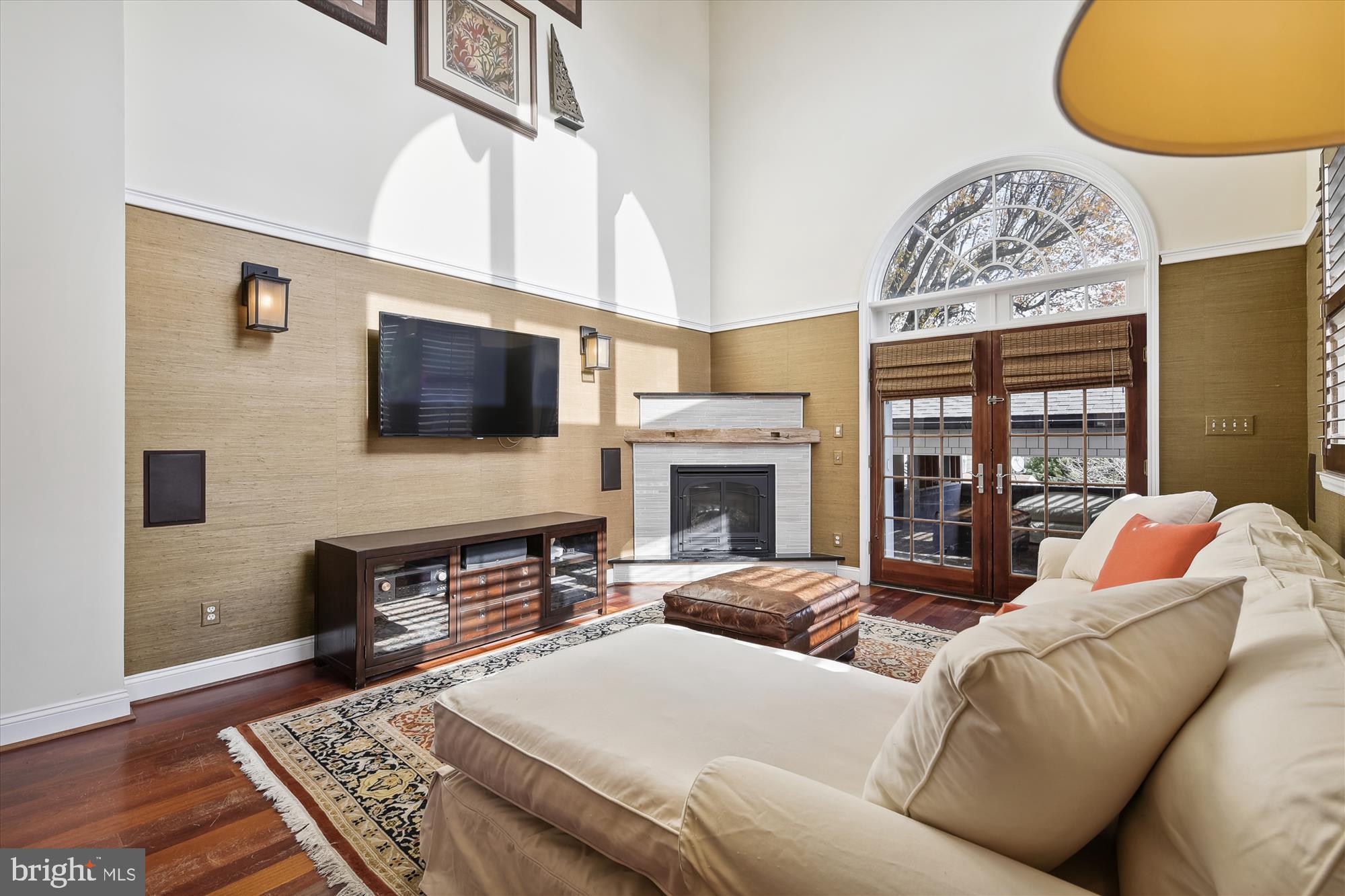 1401 Jackson Street Baltimore, MD 21230 - Photo 14 of 58 Cozy gas fireplace