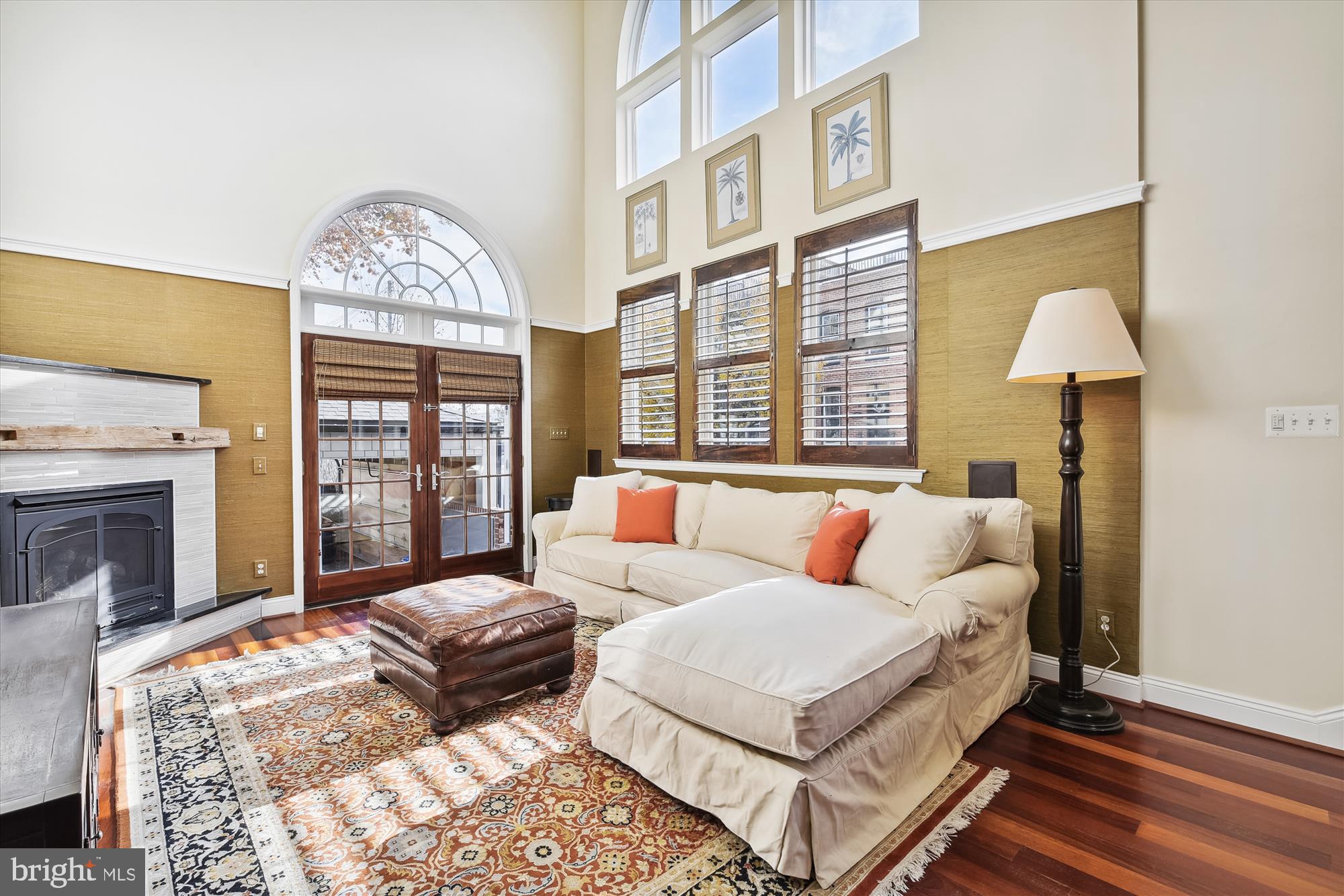 1401 Jackson Street Baltimore, MD 21230 - Photo 16 of 58 Grass cloth wallpaper in exceptional condition