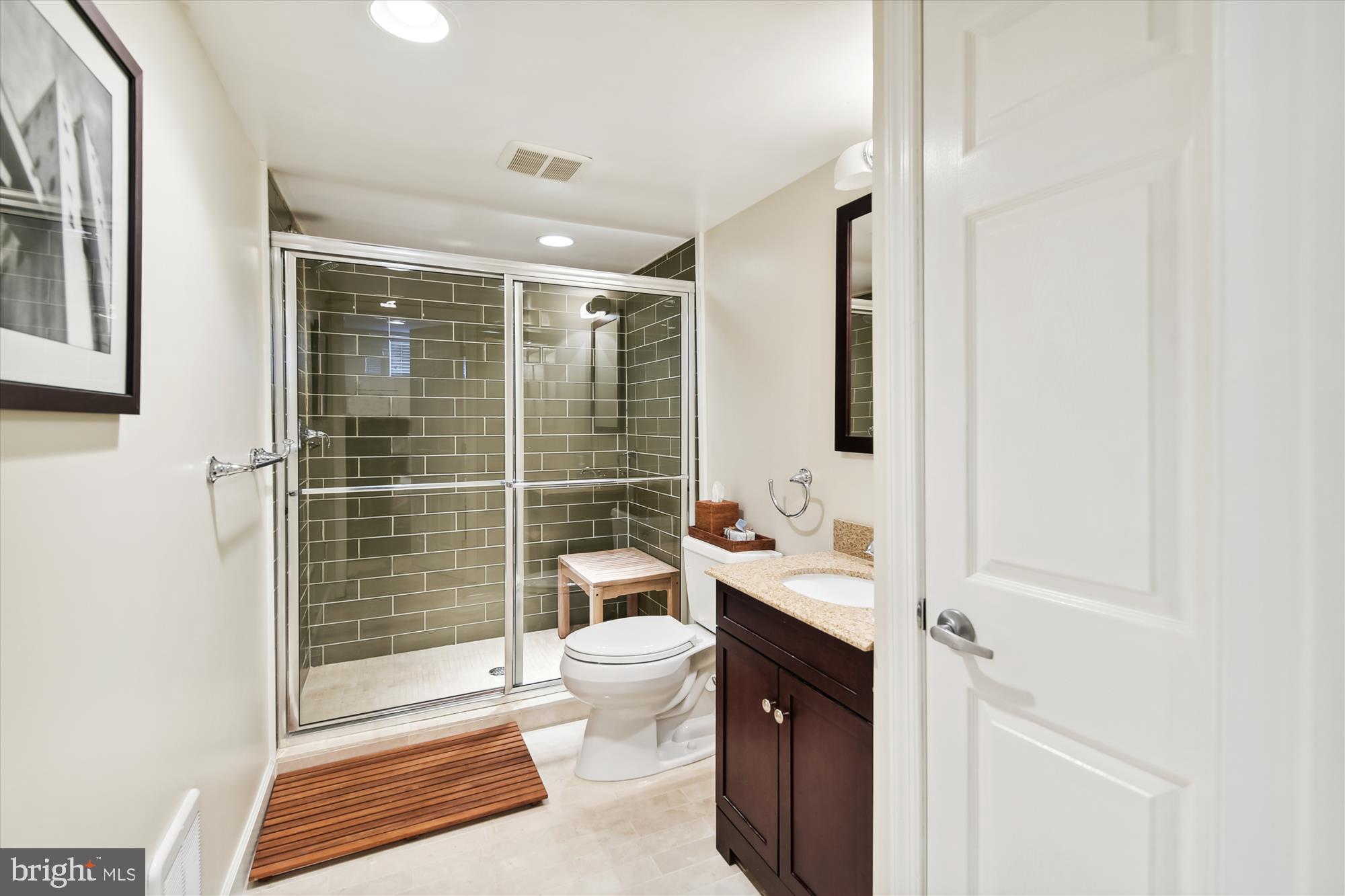 1401 Jackson Street Baltimore, MD 21230 - Photo 33 of 58 3rd bedroom ensuite full bathroom