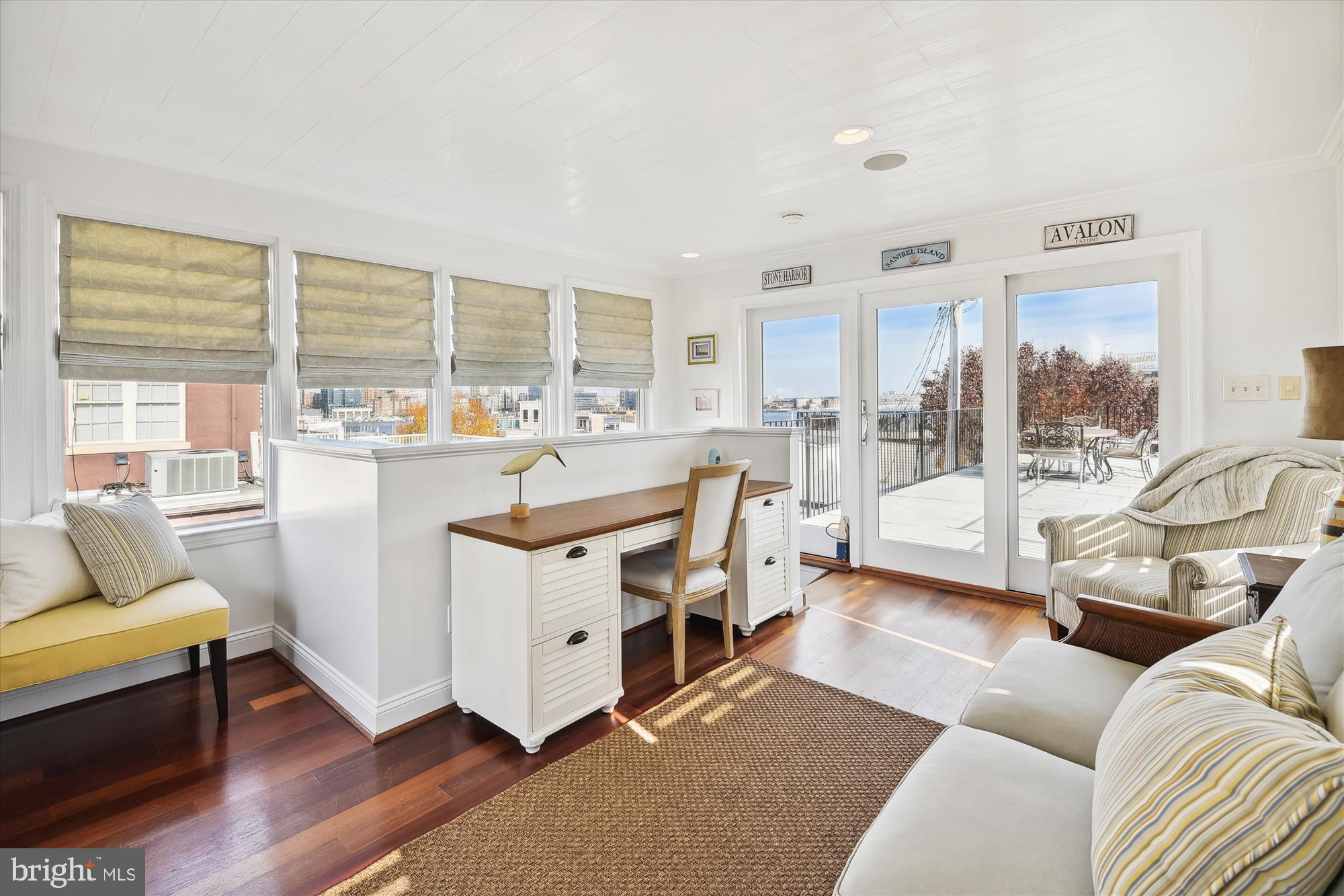1401 Jackson Street Baltimore, MD 21230 - Photo 37 of 58 Top floor Sunroom with wet bar