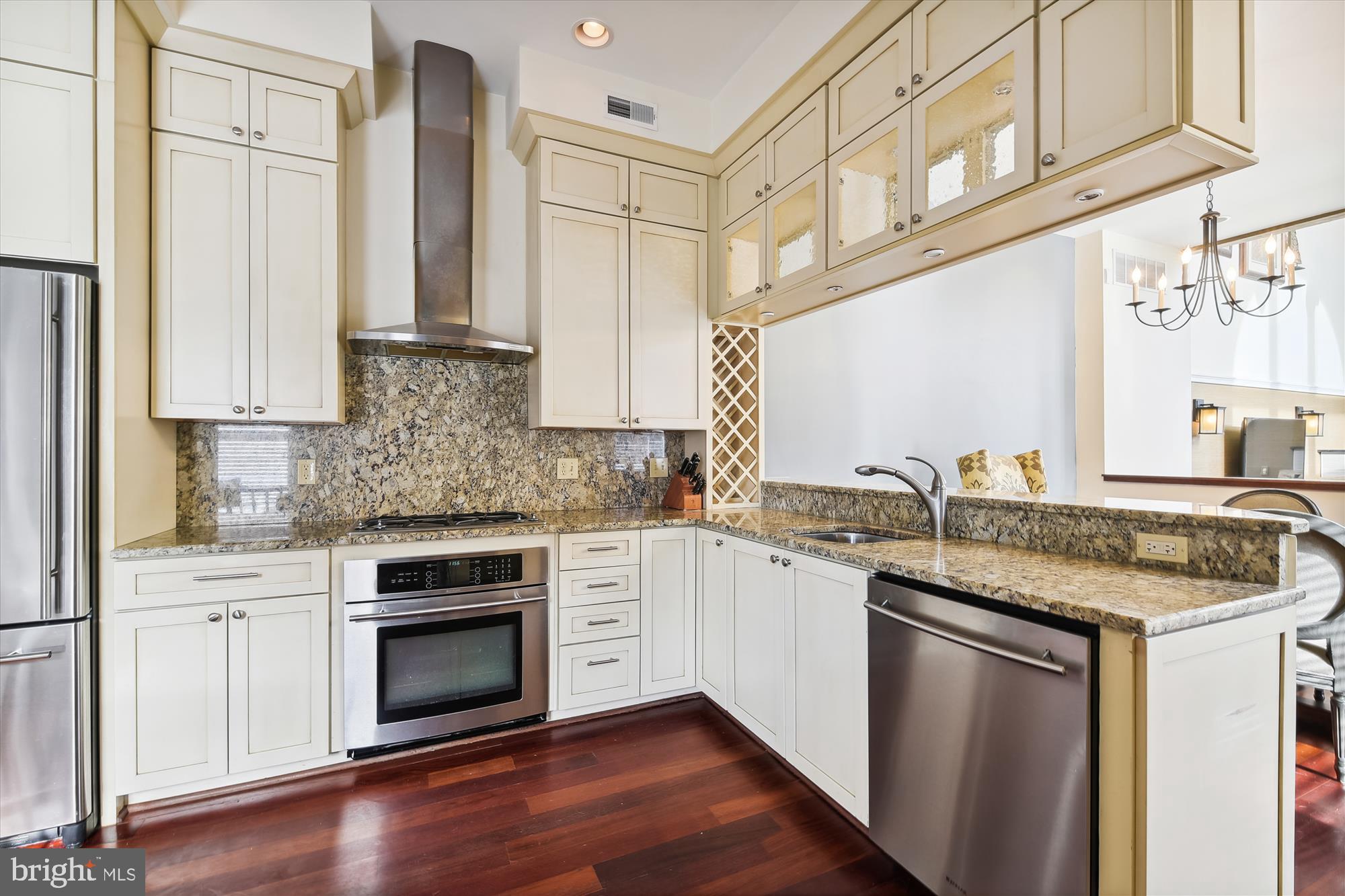 1401 Jackson Street Baltimore, MD 21230 - Photo 10 of 58 Ample cabinets with built in lighting