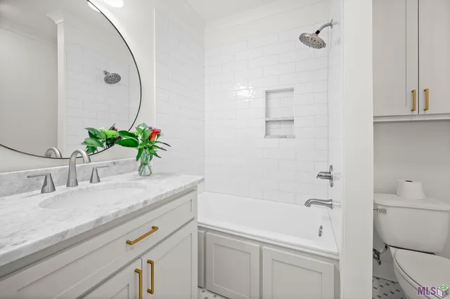 $379,000 | 728 Steele Boulevard, Baton Rouge, LA 70806