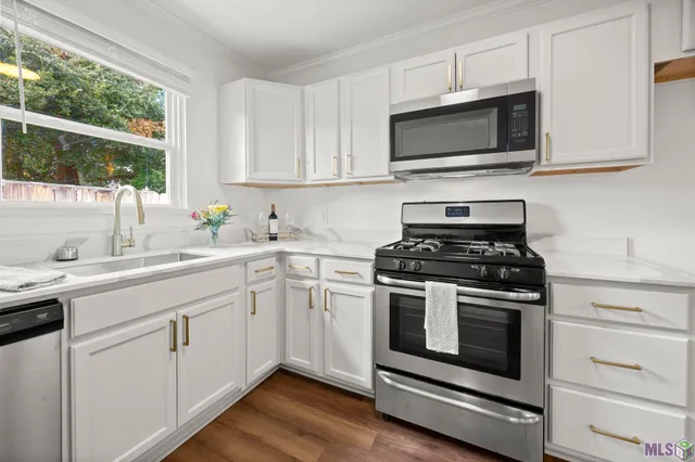 $379,000 | 728 Steele Boulevard, Baton Rouge, LA 70806