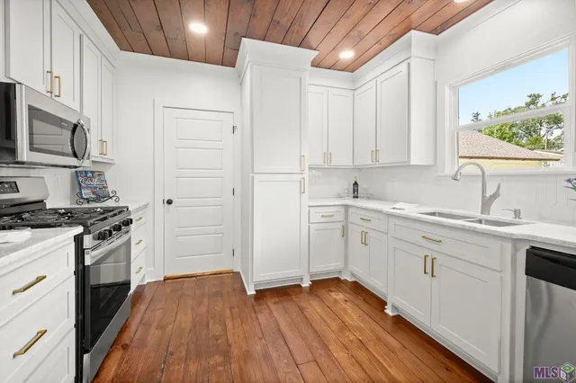 $379,000 | 728 Steele Boulevard, Baton Rouge, LA 70806