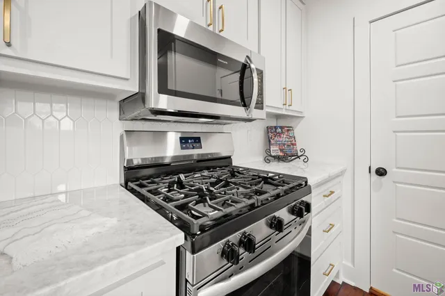 $379,000 | 728 Steele Boulevard, Baton Rouge, LA 70806