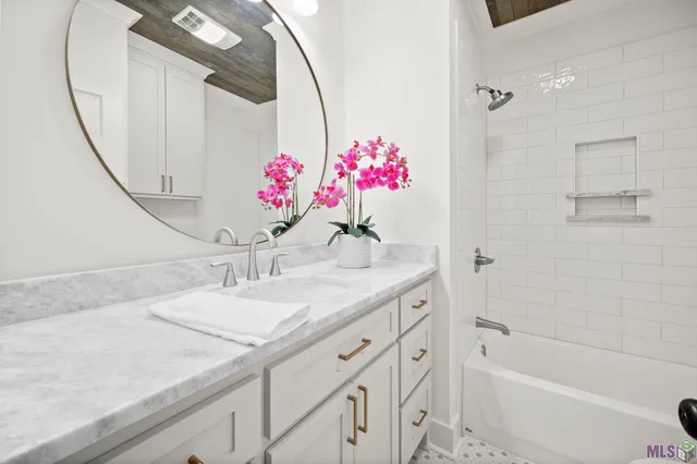 $379,000 | 728 Steele Boulevard, Baton Rouge, LA 70806