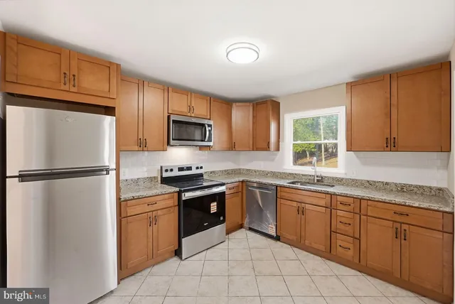 $3,350 | 9422 Mauck Court, Fairfax, VA 22032