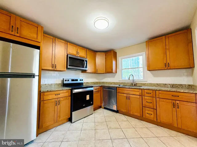 $3,400 | 9422 Mauck Court, Fairfax, VA 22032