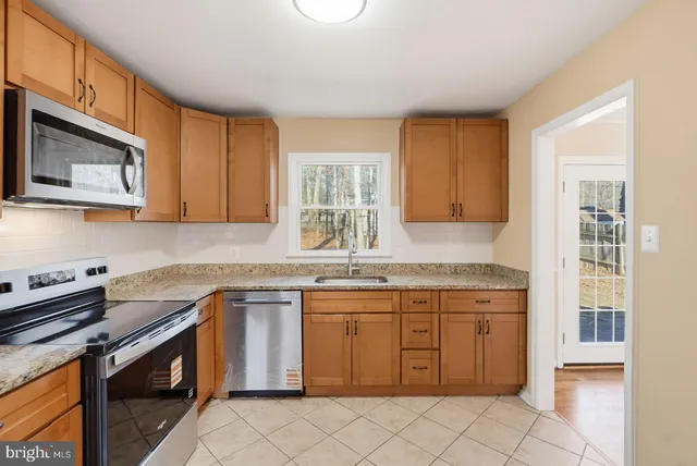 $3,350 | 9422 Mauck Court, Fairfax, VA 22032