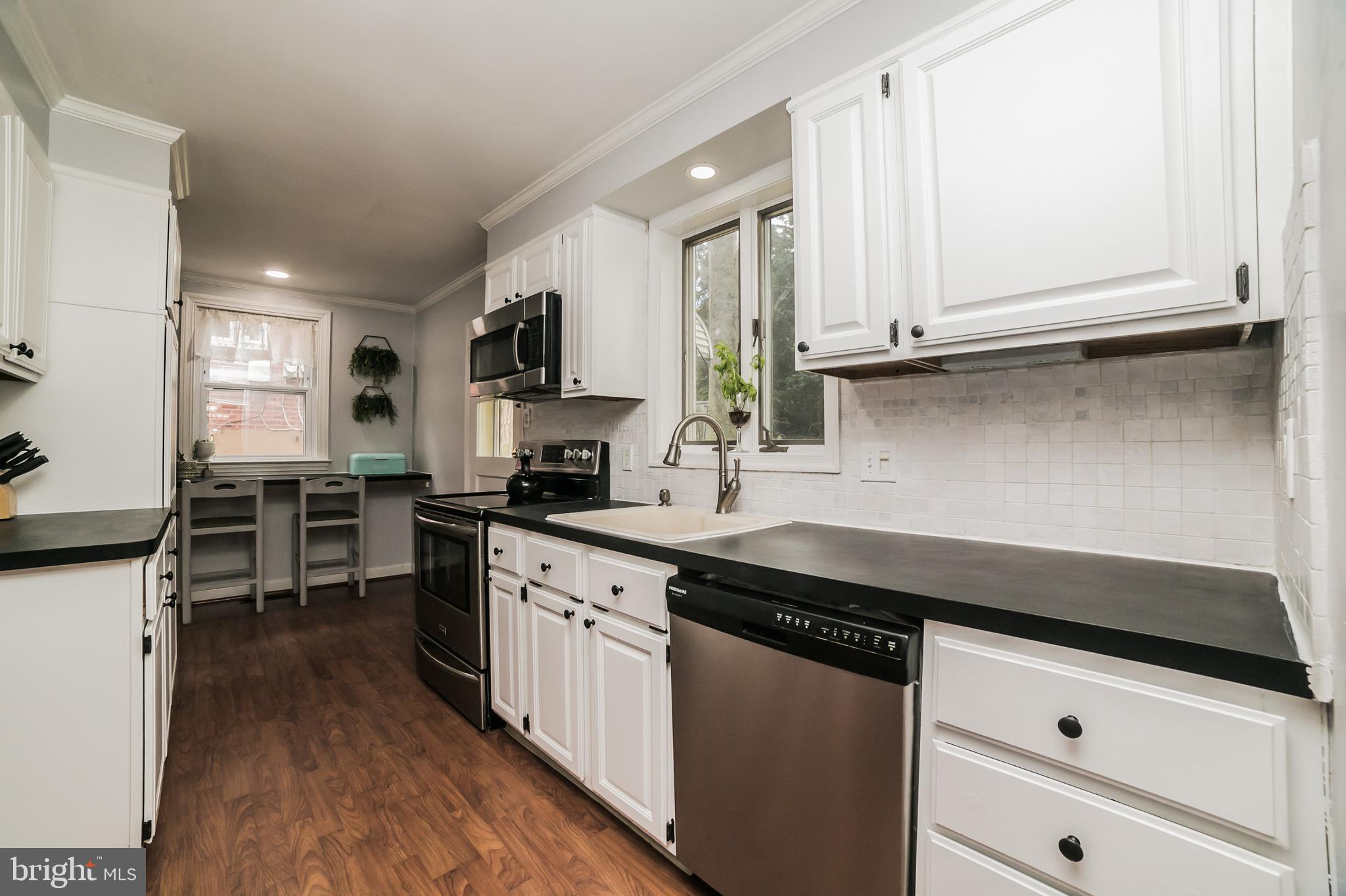 224 Warrior Road Drexel Hill, PA 19026 - Photo 11 of 30 Kitchen