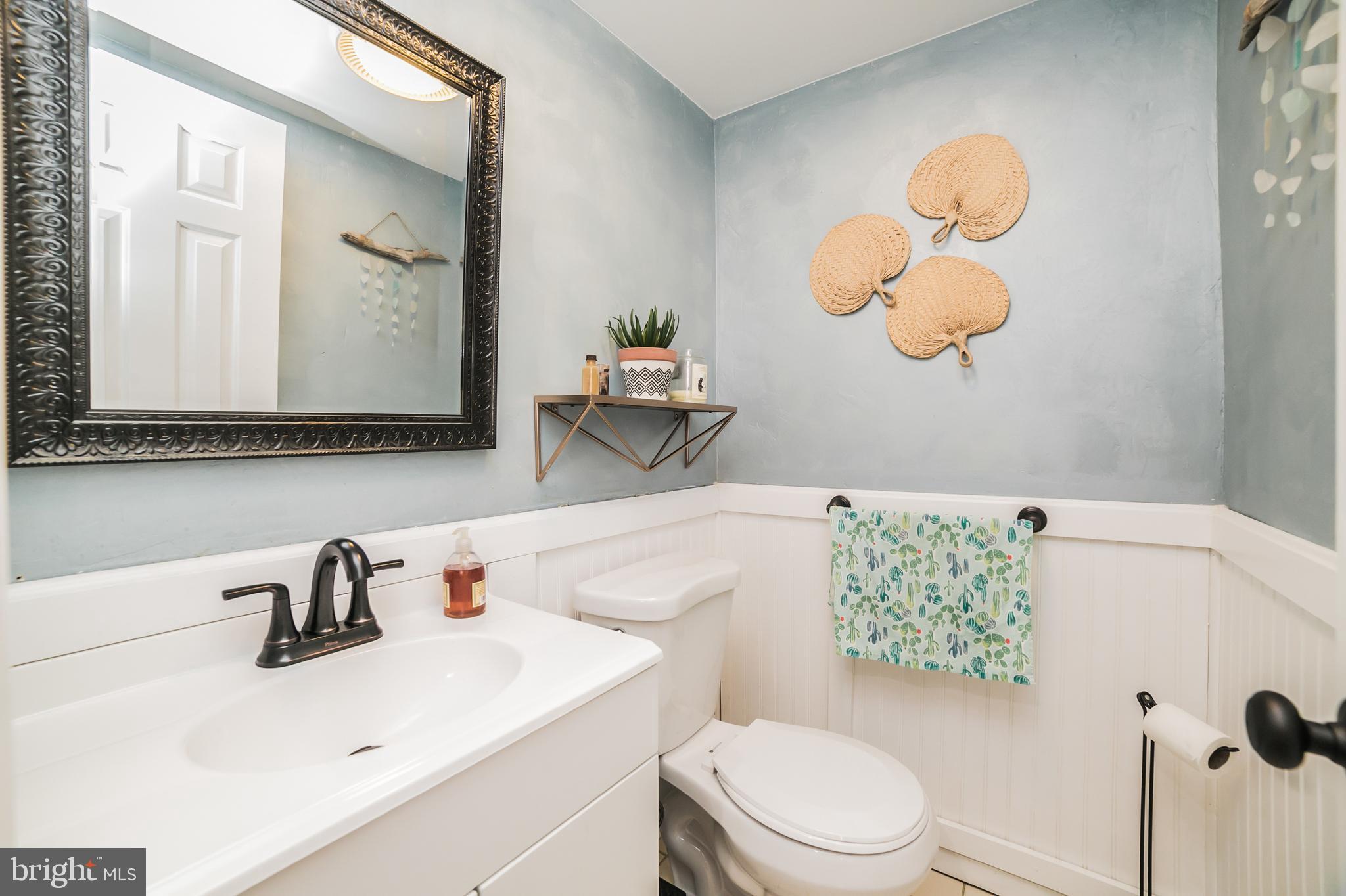 224 Warrior Road Drexel Hill, PA 19026 - Photo 14 of 30 Powder Room