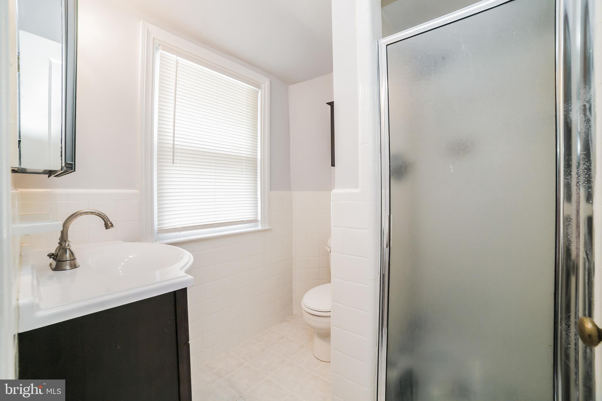 224 Warrior Road Drexel Hill, PA 19026 - Photo 17 of 30 Master Bathroom