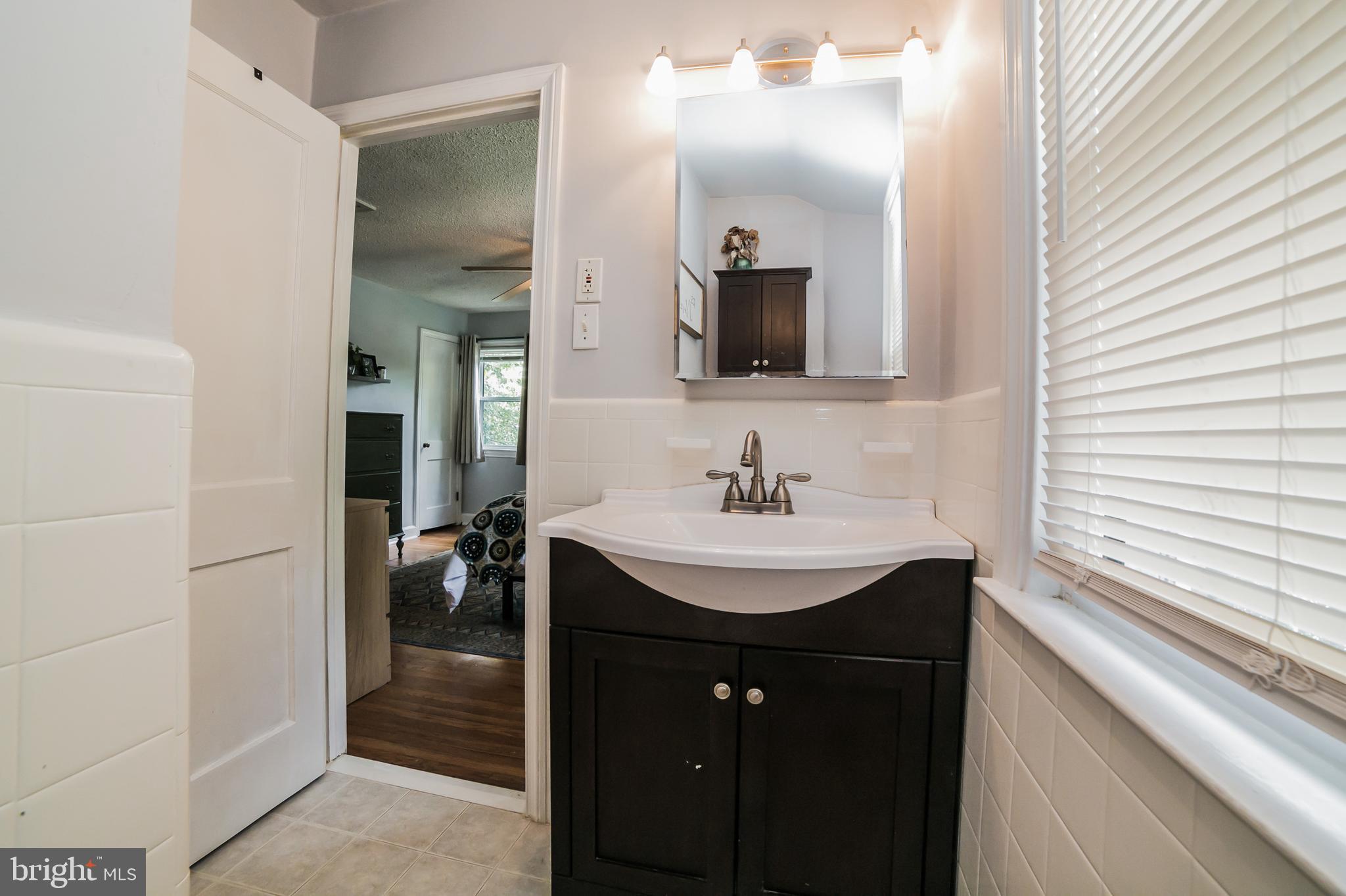 224 Warrior Road Drexel Hill, PA 19026 - Photo 18 of 30 Master Bathroom