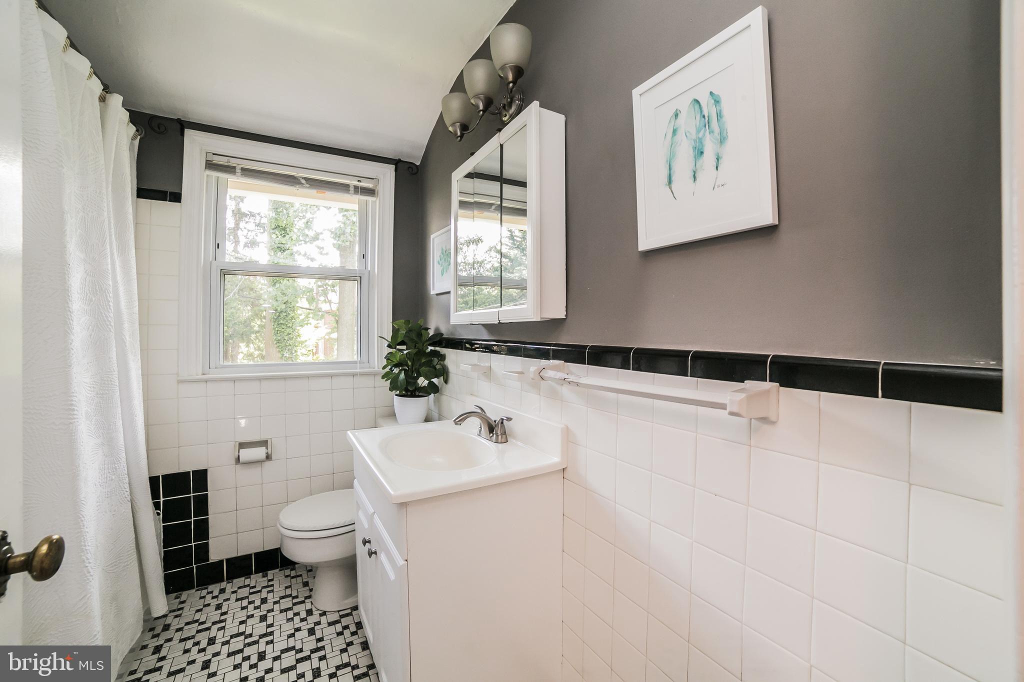 224 Warrior Road Drexel Hill, PA 19026 - Photo 25 of 30 Hall Bath
