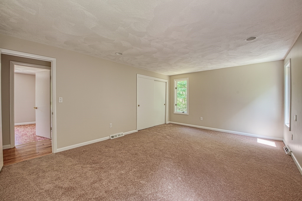 160 Hampton Road Sharon, MA 02067 - Photo 10 of 29