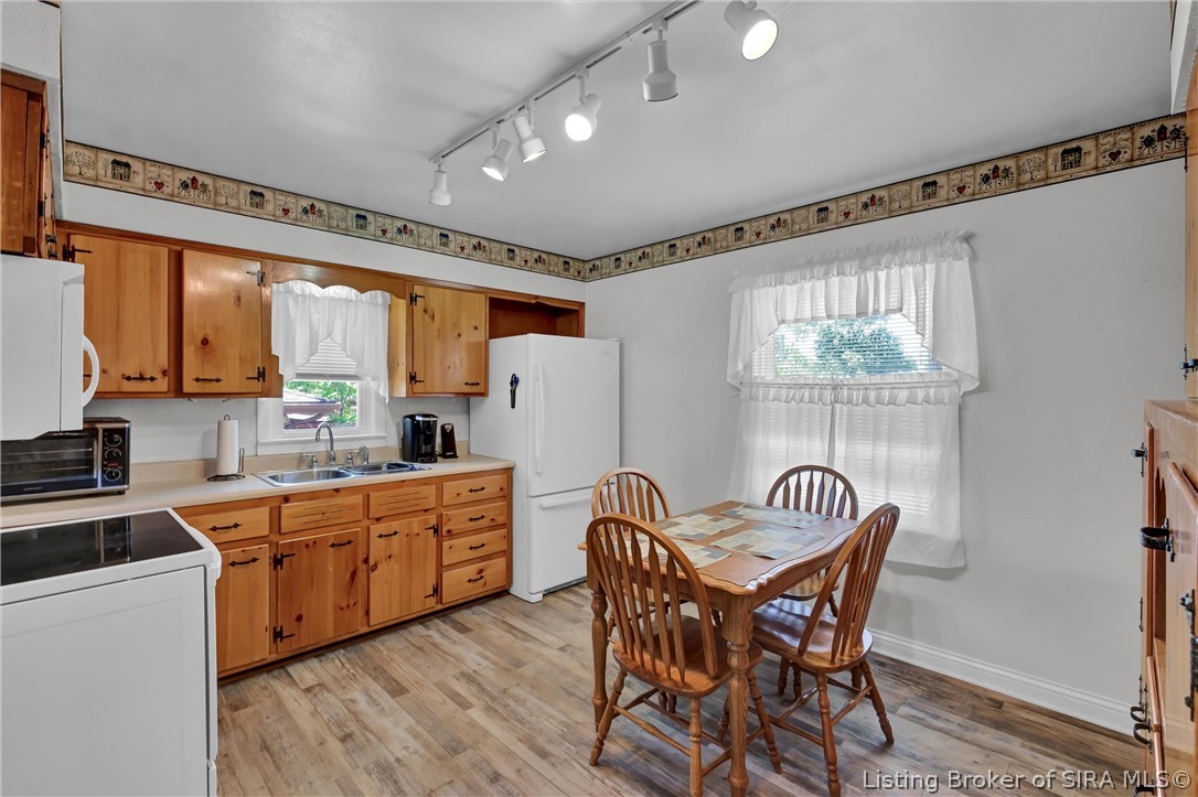 2595 East Robin Road New Albany, IN 47150 - Photo 8 of 35