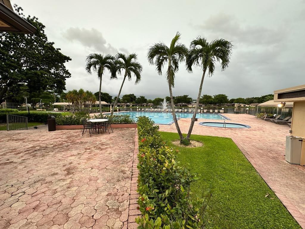 100 Berkley Road, Unit 109 Hollywood, FL 33024 - Photo 28 of 54 Photo 55