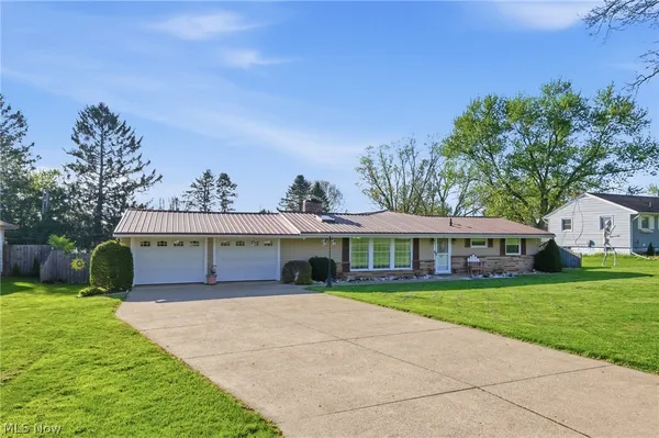 $264,900 | 2752 Hillcrest Drive, Mansfield, OH 44904