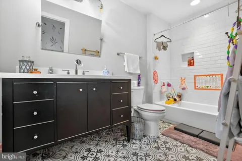 $1,650,000 | 611 North Columbus Street, Alexandria, VA 22314