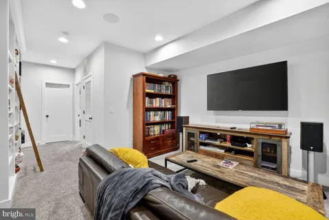 $1,650,000 | 611 North Columbus Street, Alexandria, VA 22314