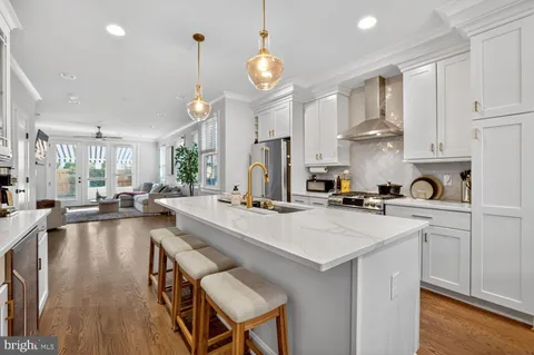 $1,650,000 | 611 North Columbus Street, Alexandria, VA 22314