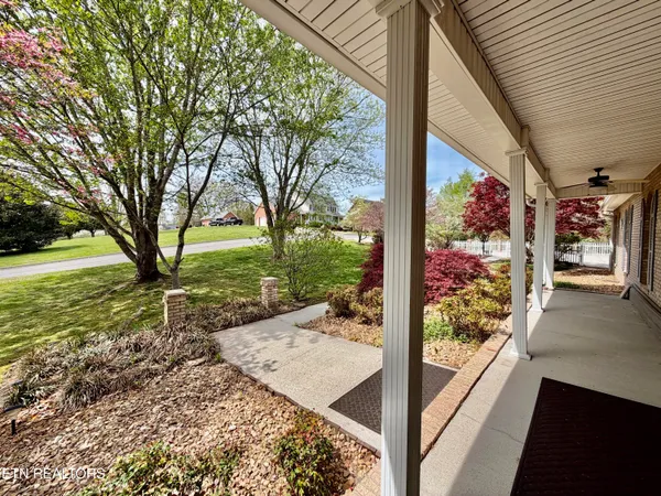 $629,900 | 352 Rutherford Drive, New Tazewell, TN 37825