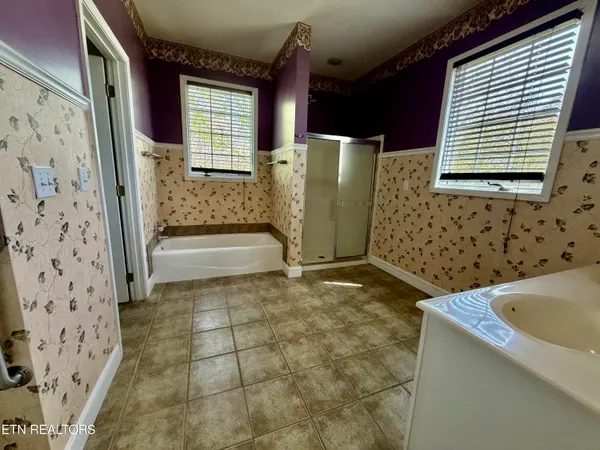 $629,900 | 352 Rutherford Drive, New Tazewell, TN 37825