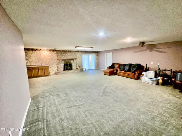 $629,900 | 352 Rutherford Drive, New Tazewell, TN 37825