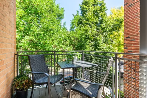 $825,000 | 933 West George Street, Chicago, IL 60657