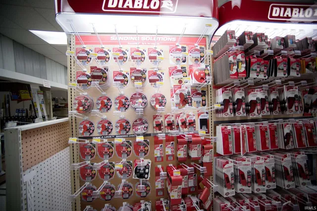 $575,000 | 7362 Russell Drive, Bicknell, IN 47512