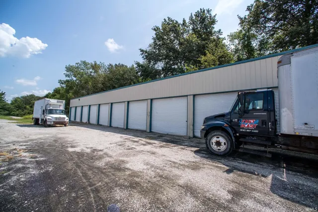 $575,000 | 7362 Russell Drive, Bicknell, IN 47512