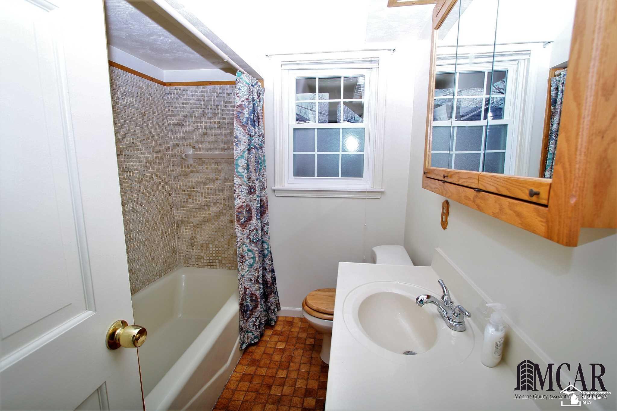 2468 North Custer Road Monroe, MI 48162 - Photo 23 of 45
