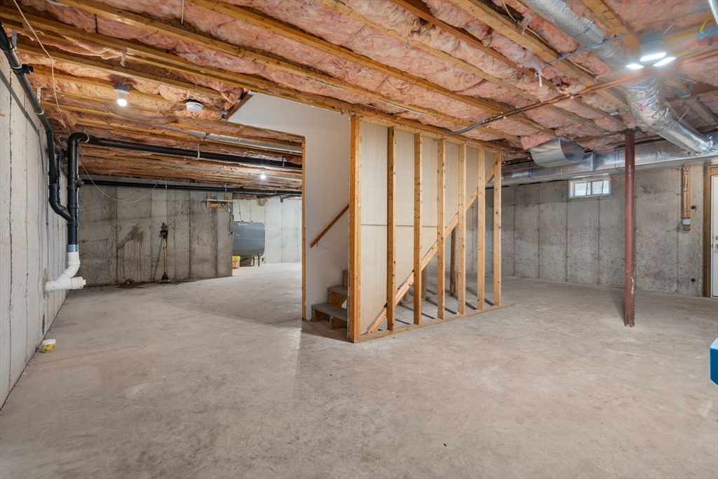 66 A New Boston Road Sturbridge, MA 01566 - Photo 22 of 29 a view of an empty room