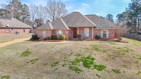 $299,900 | 516 Glensview Drive, Brandon, MS 39047