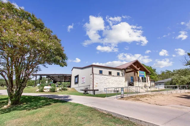 $439,999 | 18682 Champions Circle, Lago Vista, TX 78645