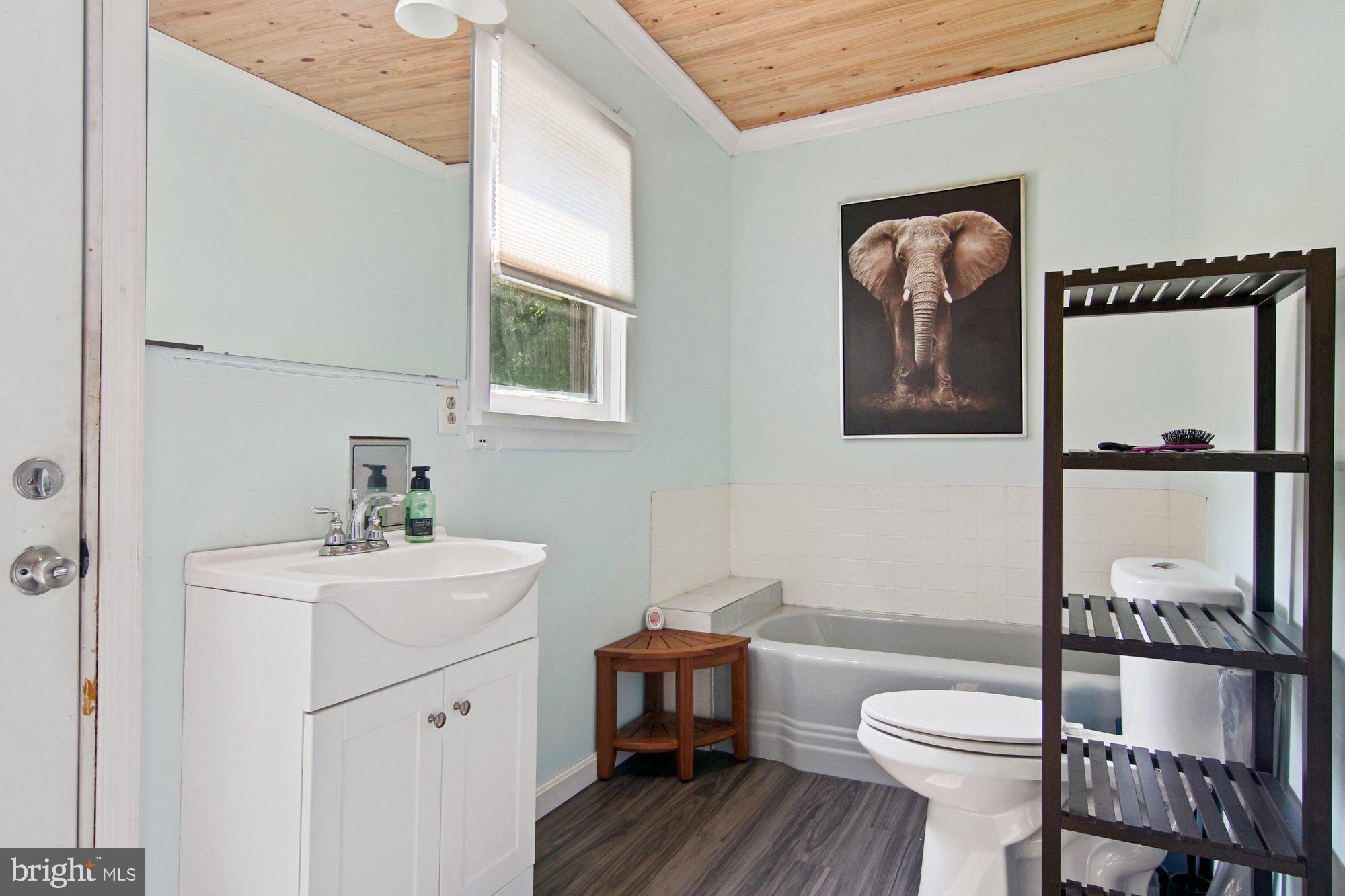 925 Wilhelm Road Harrisburg, PA 17109 - Photo 15 of 50 Primary Bathroom