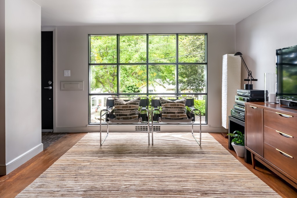 58 Governor Long Road Hingham, MA 02043 - Photo 3 of 21 Gallery Image 3
