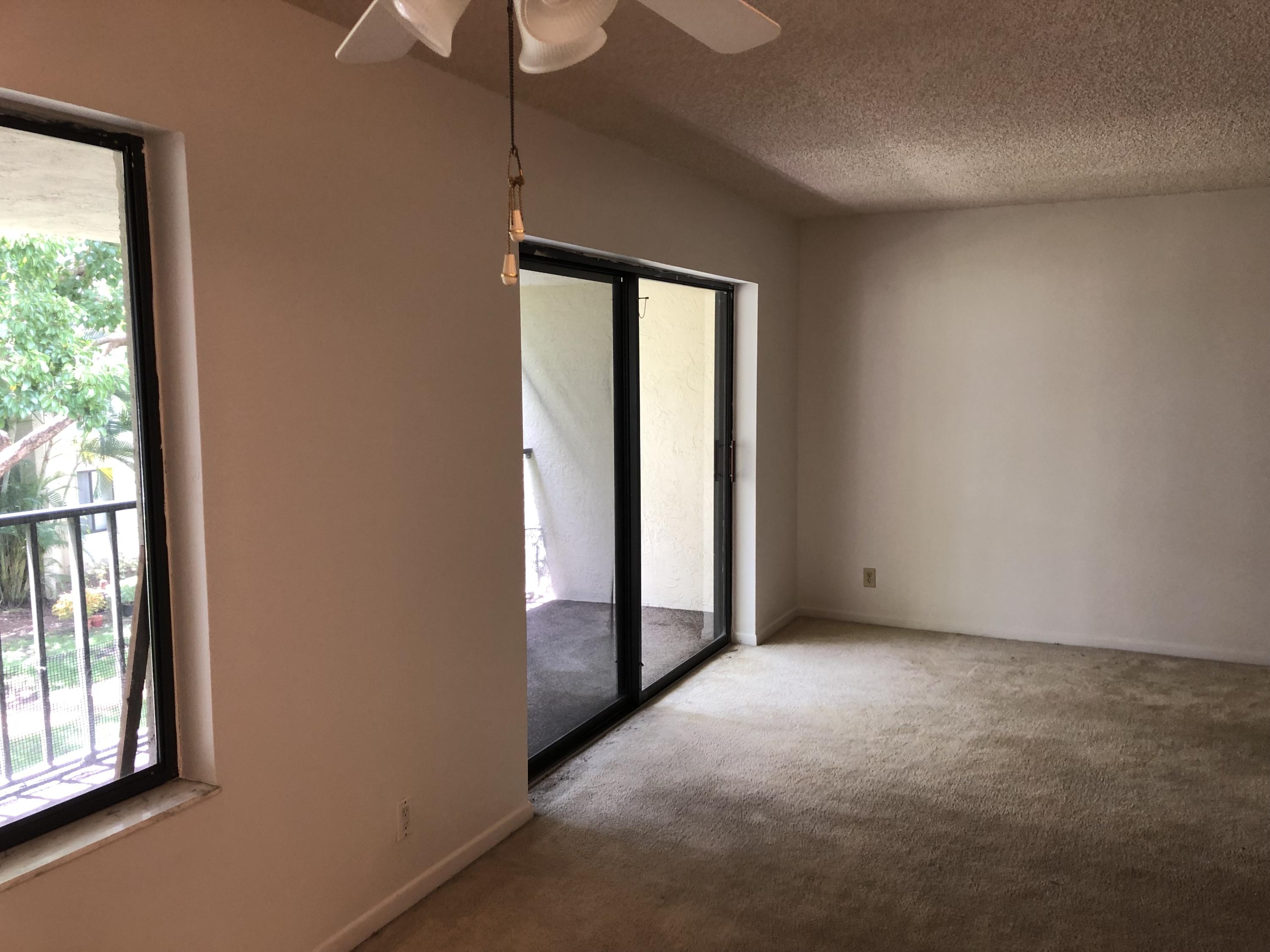 150 Pineview Road, Unit J5 Jupiter, FL 33469 - Photo 11 of 22 21D9A5F8-B035-494C-8782-EF8E7D8ADD71