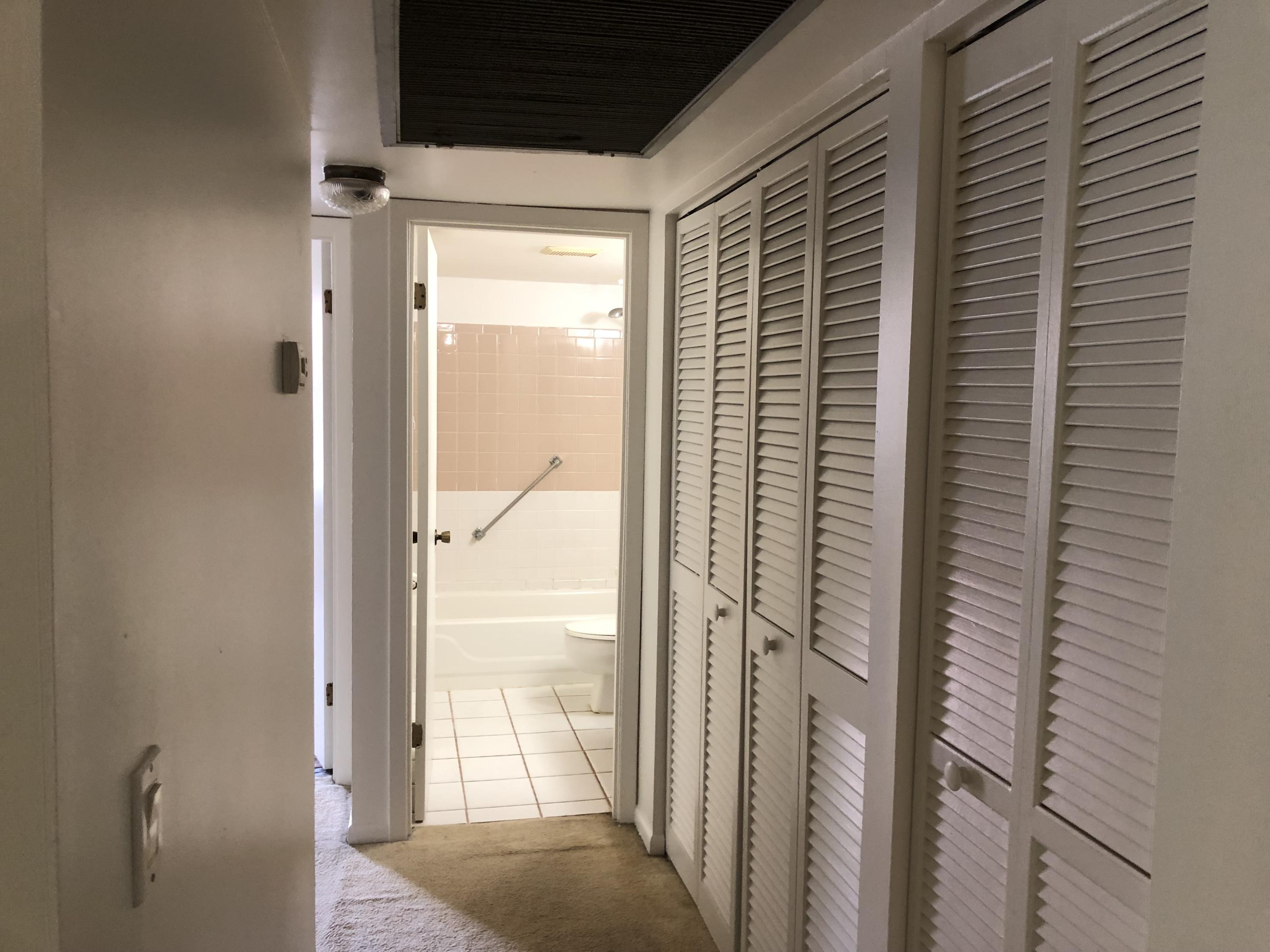 150 Pineview Road, Unit J5 Jupiter, FL 33469 - Photo 14 of 22 30C5C3E1-FCD3-44B6-8E4C-F8D802E3E525