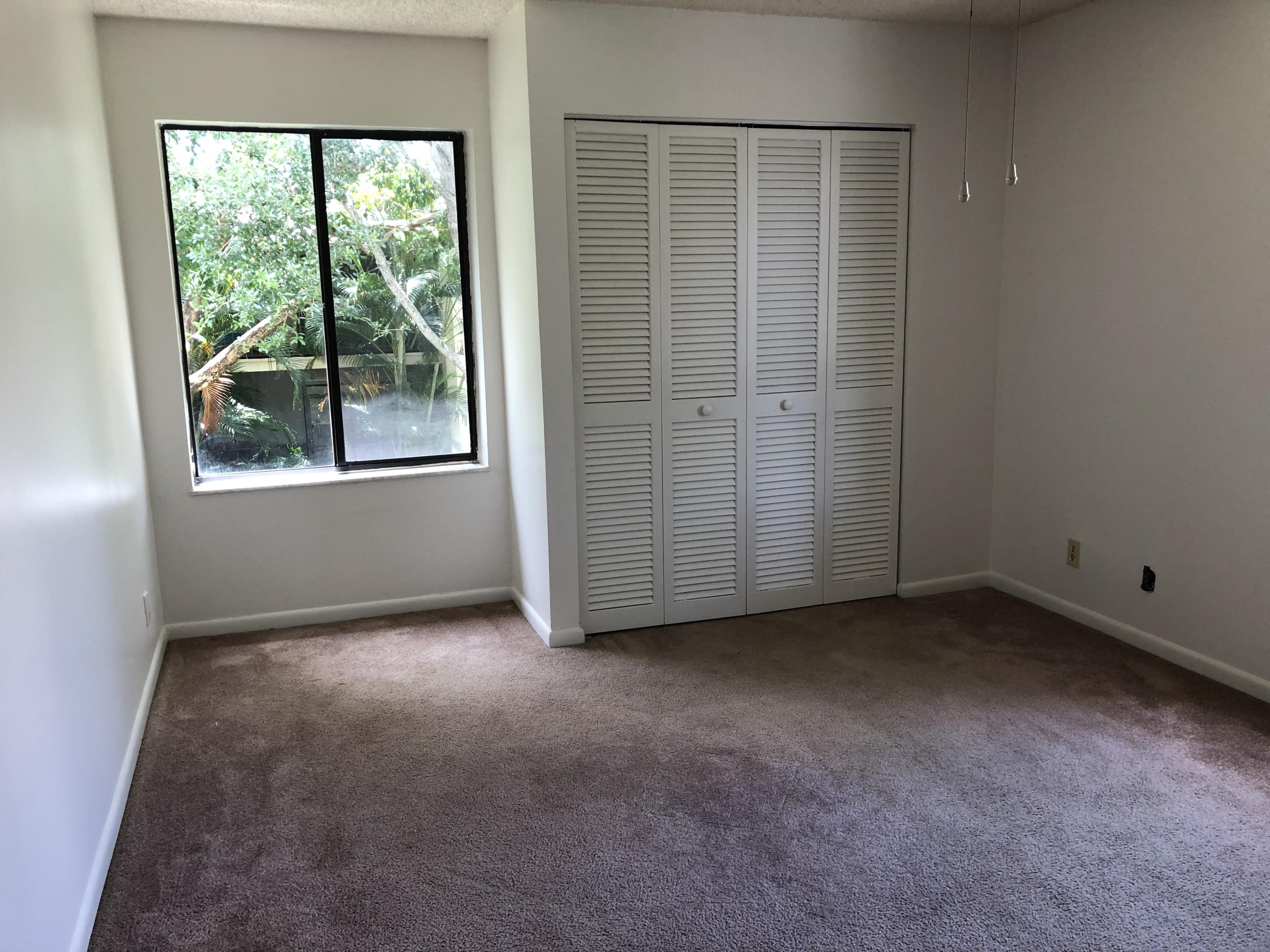 150 Pineview Road, Unit J5 Jupiter, FL 33469 - Photo 16 of 22 BC363F4B-ECBC-4FED-8687-3ADC8D86EF30