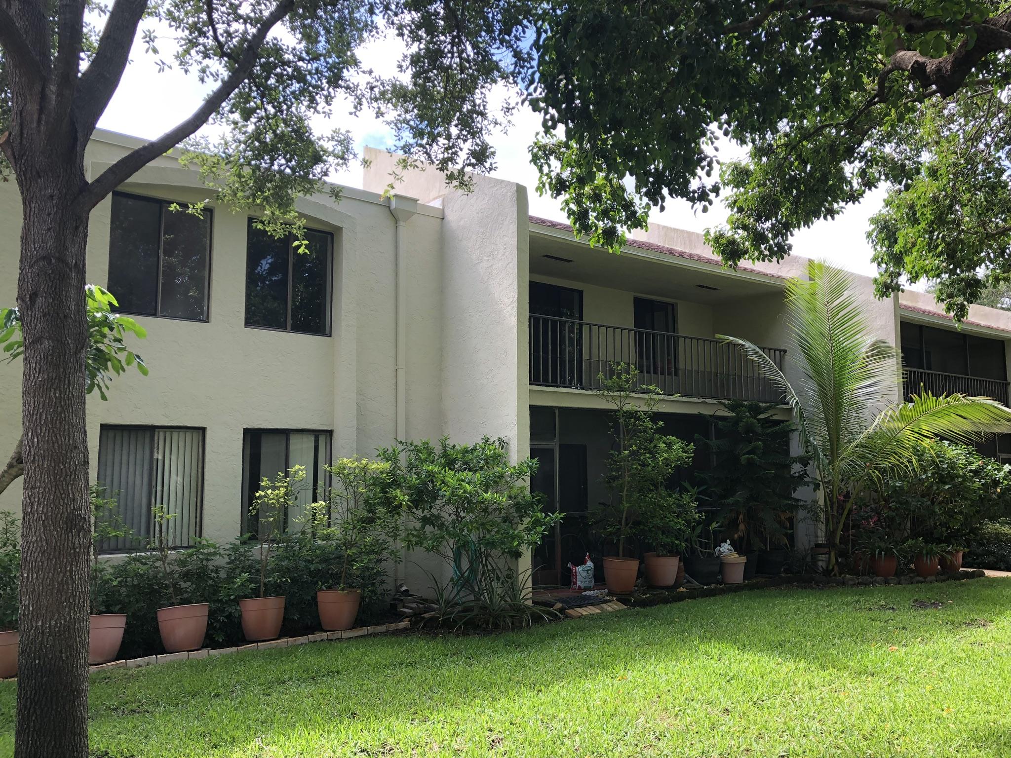 150 Pineview Road, Unit J5 Jupiter, FL 33469 - Photo 3 of 22 D15878AF-7926-4DA2-85B6-4AD3D516160B
